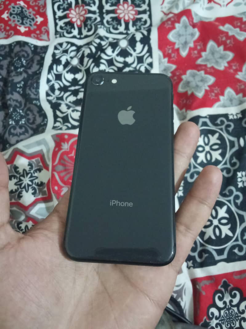 Apple iPhone 8 1