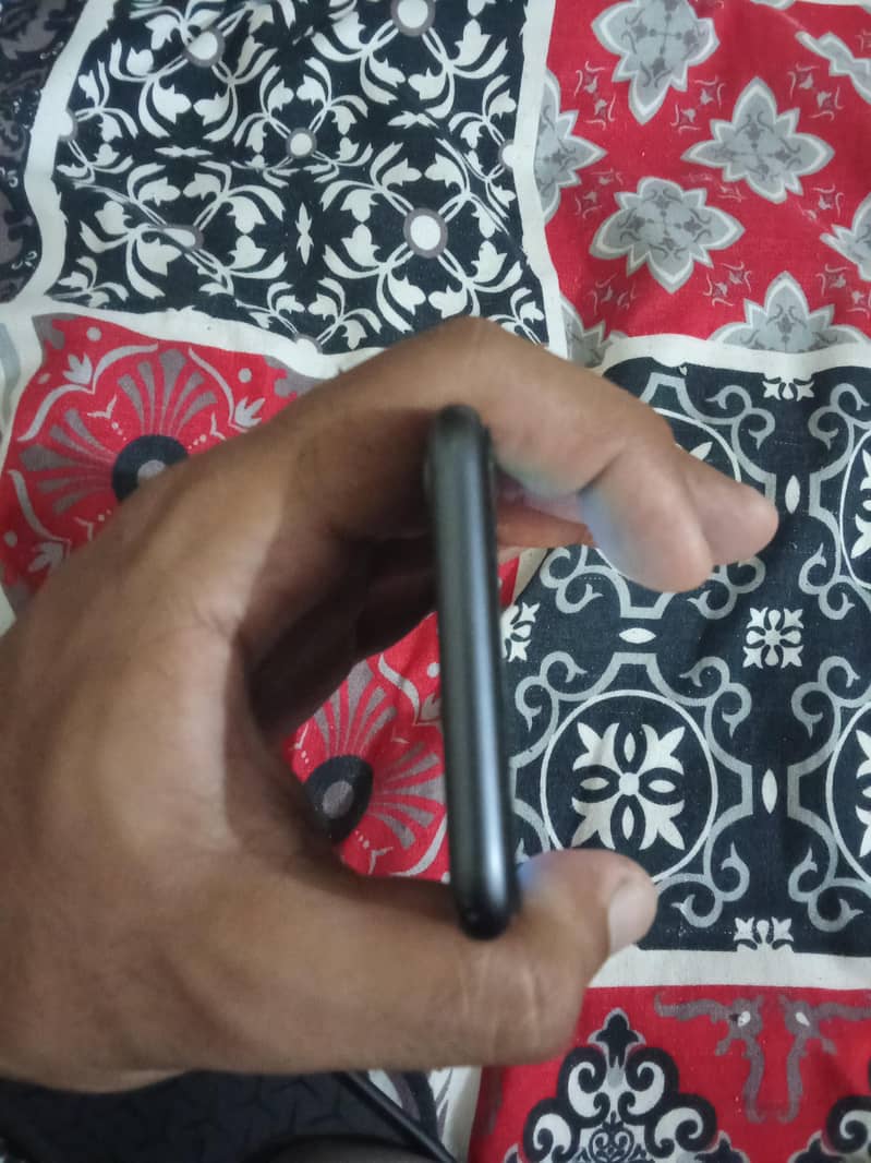 Apple iPhone 8 5