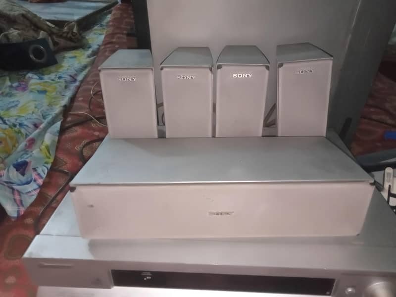 SONY. 2