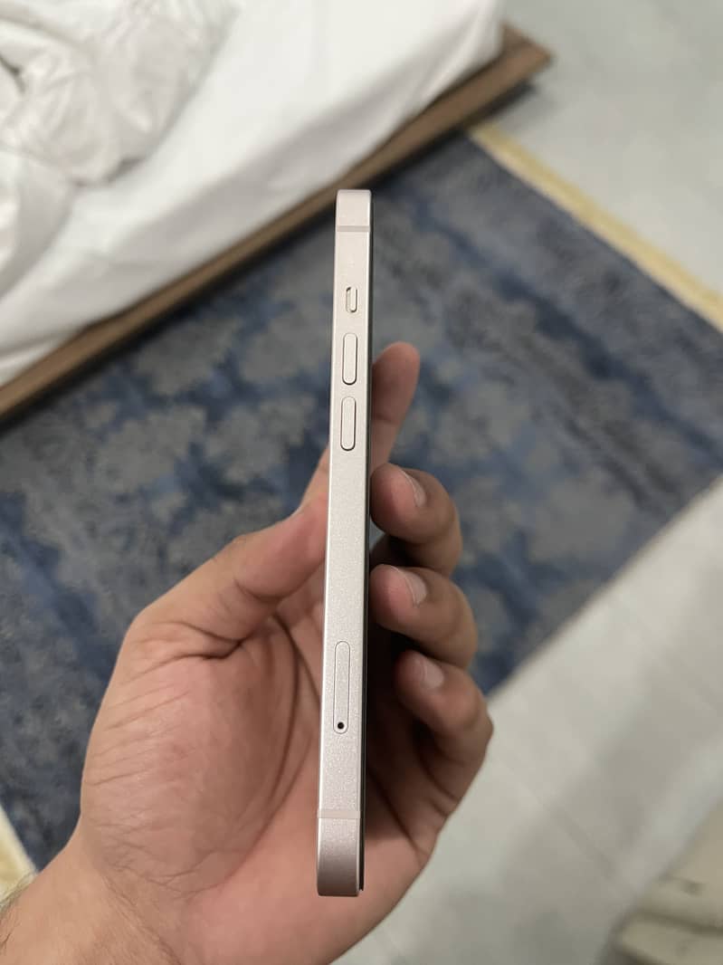 Apple iPhone 13 3