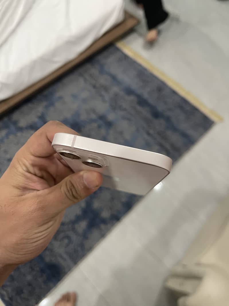 Apple iPhone 13 6