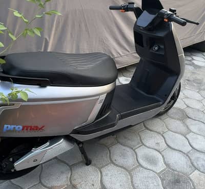 Electric scooty