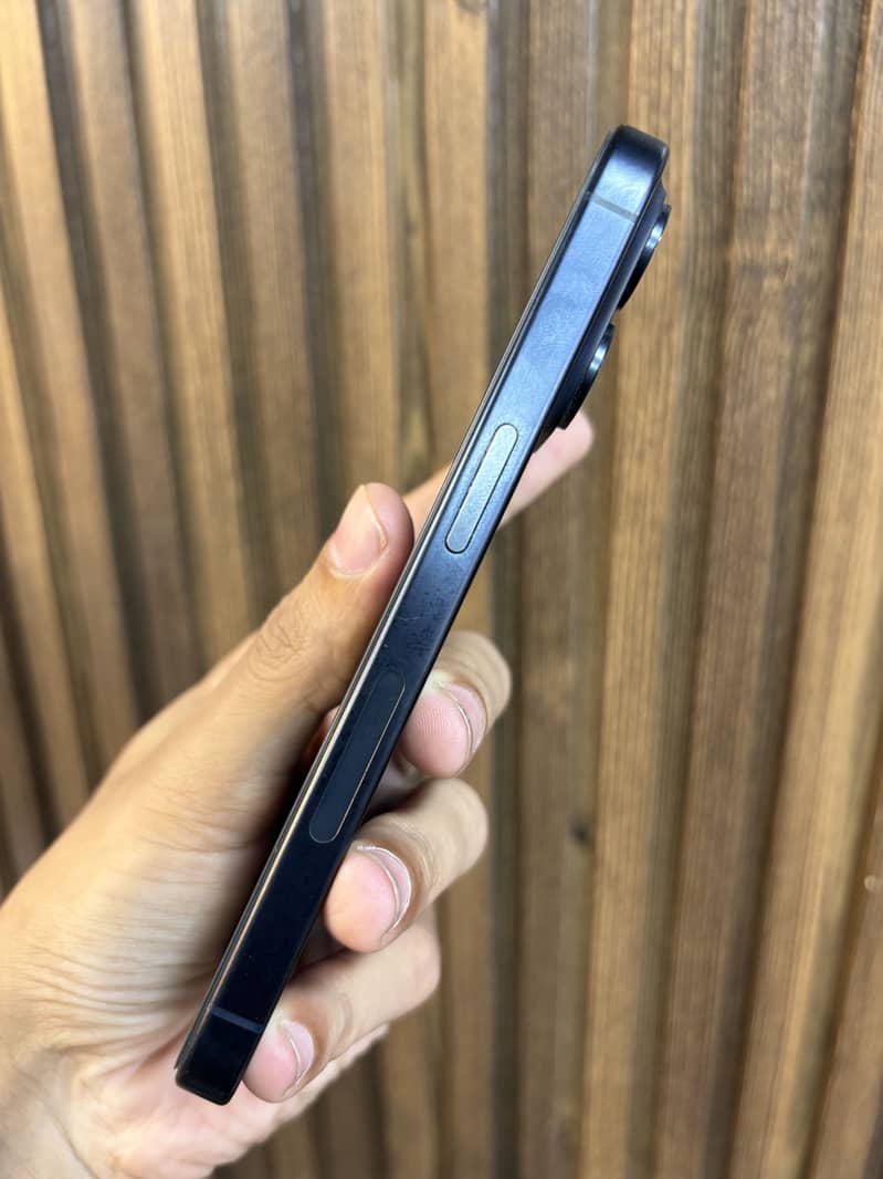 Apple iPhone 15 Pro 1