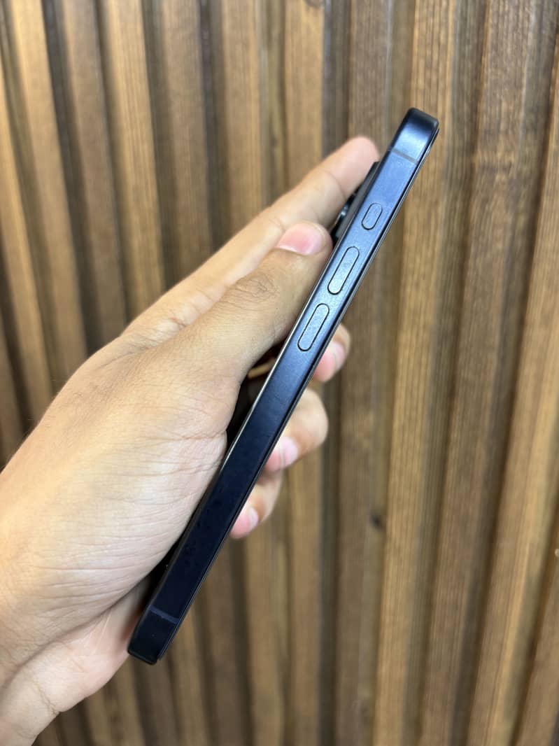 Apple iPhone 15 Pro 2