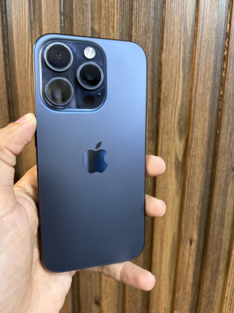 Apple iPhone 15 Pro 3