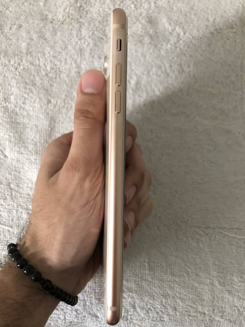 Apple iPhone 8 Plus 5