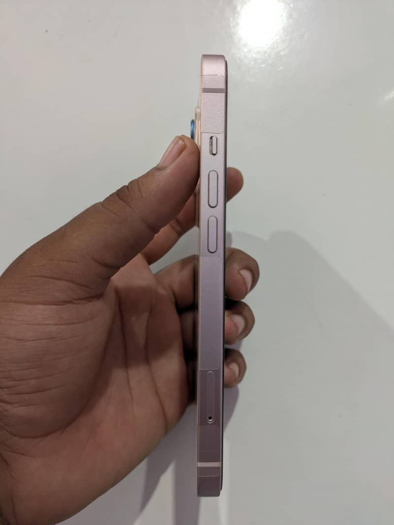 Apple iPhone 13 3