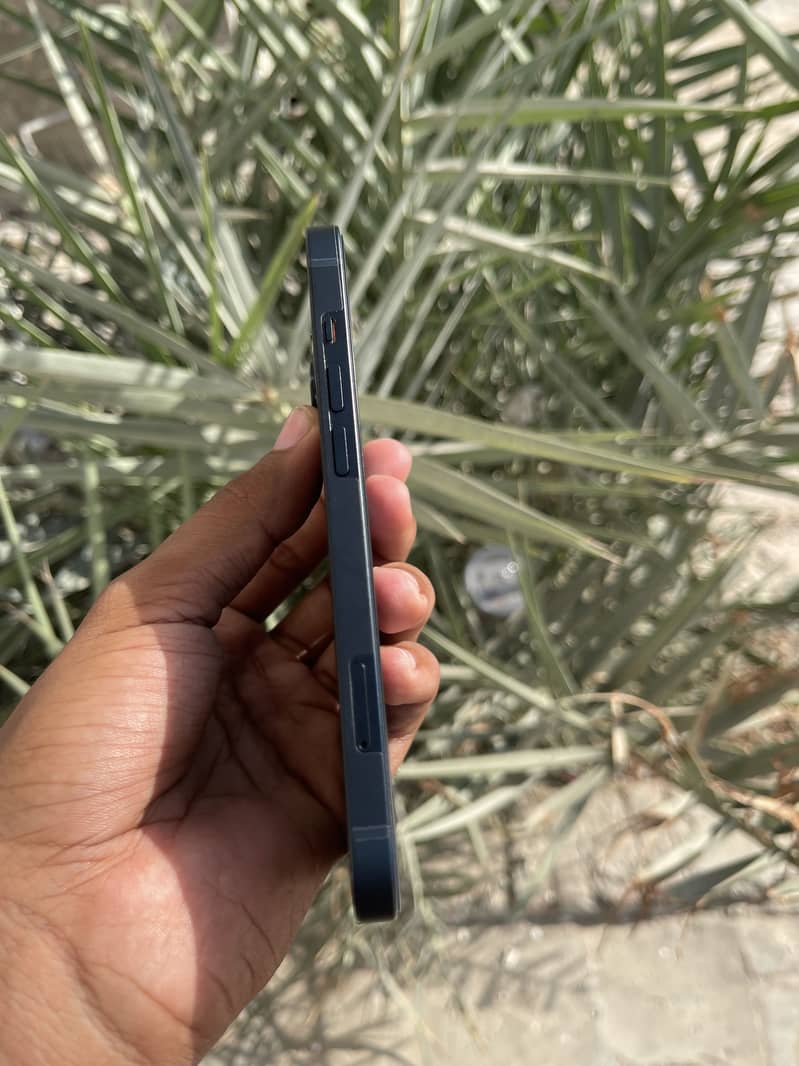 Apple iPhone 13 3