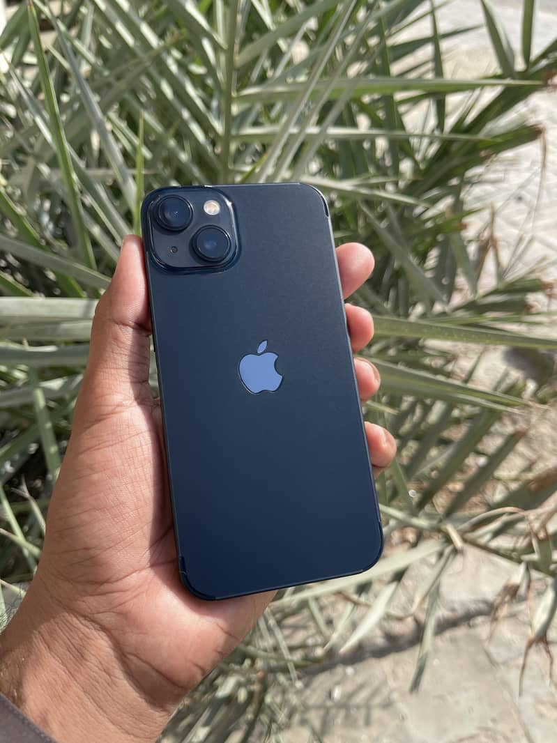 Apple iPhone 13 4