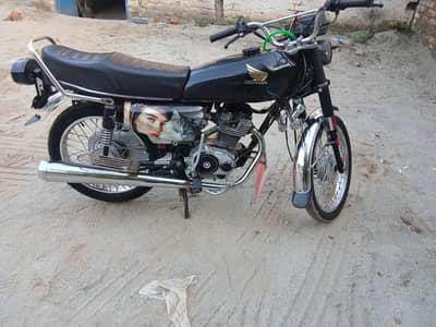 Honda 125 2003 model for sale or exchange.
