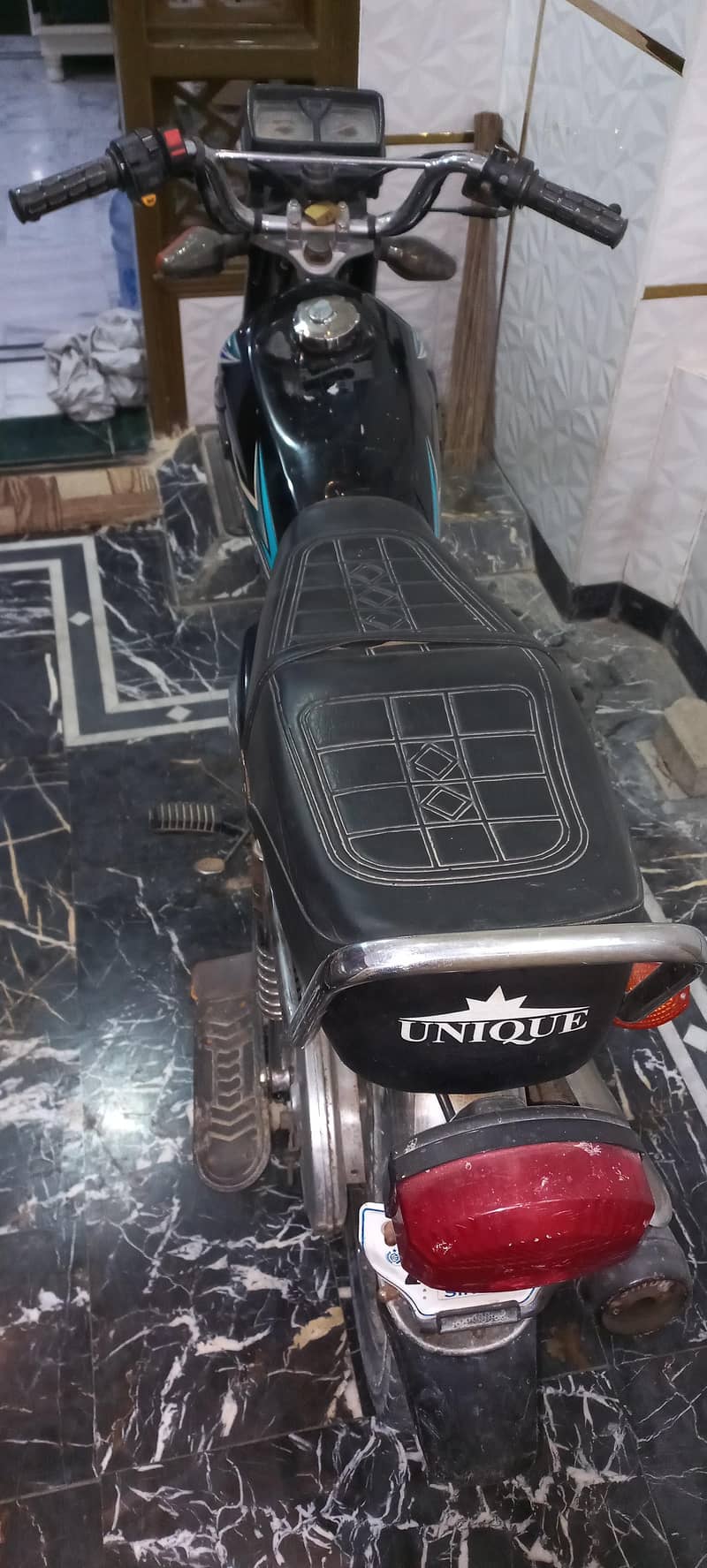 UNIQUE 125 0