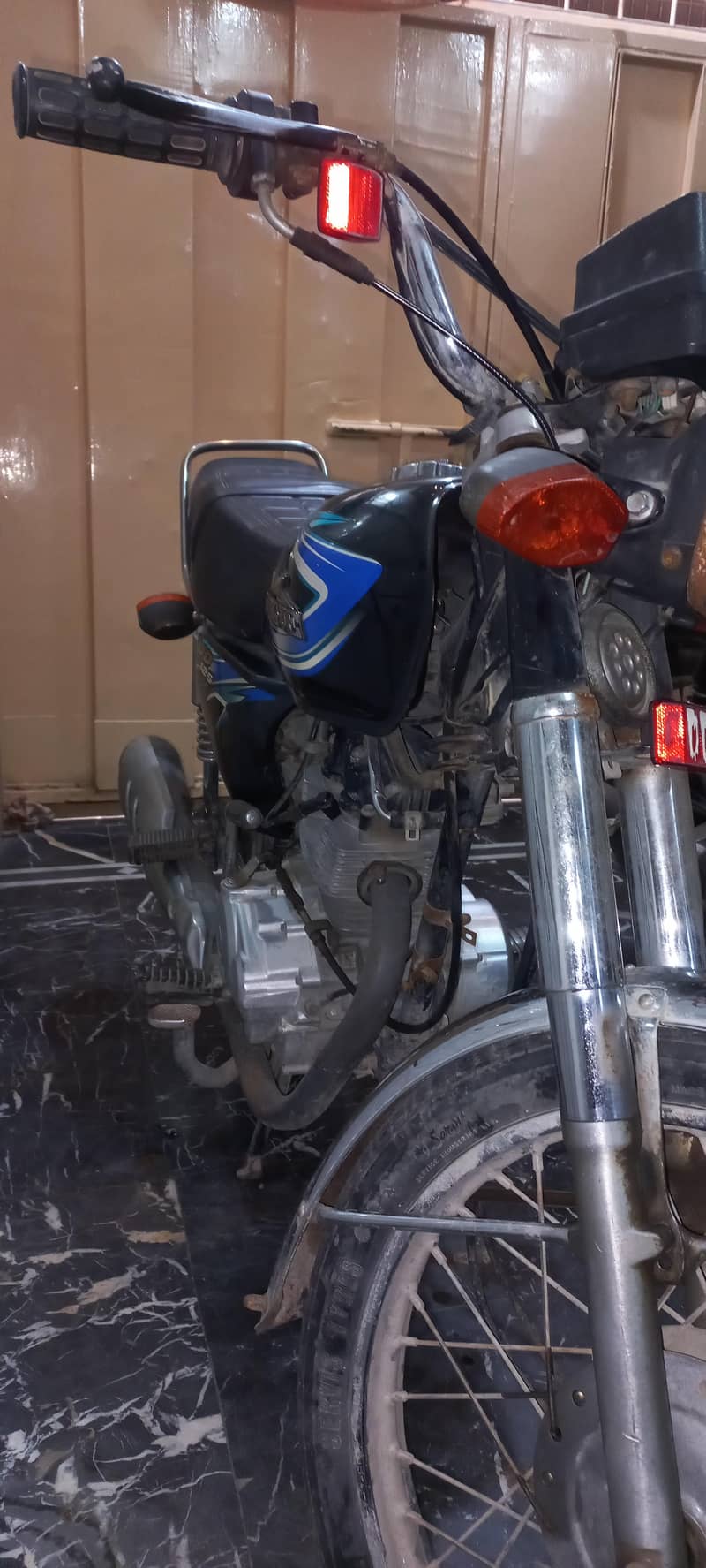 UNIQUE 125 1