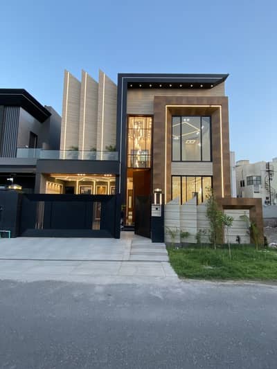 10 Marla Luxury House In Royal Orchard Multan