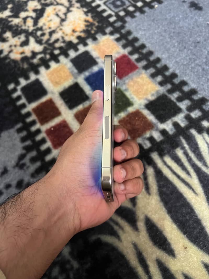 Apple iPhone15pro 4