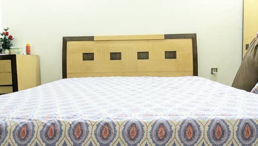Bed site table almirah