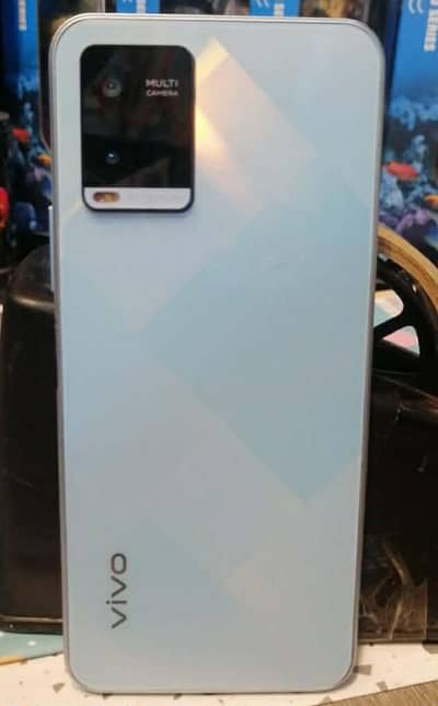 Vivo V21