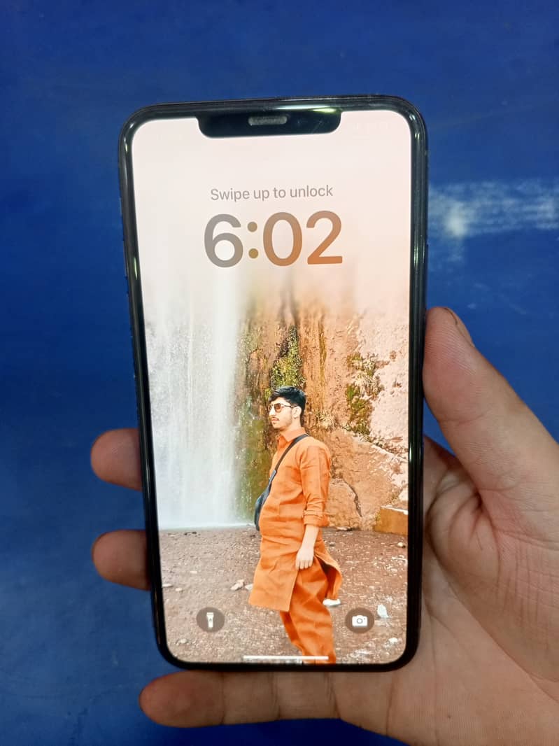 iPhone 11 Pro Max 1