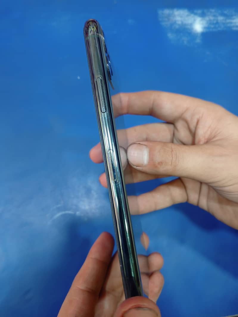 iPhone 11 Pro Max 3