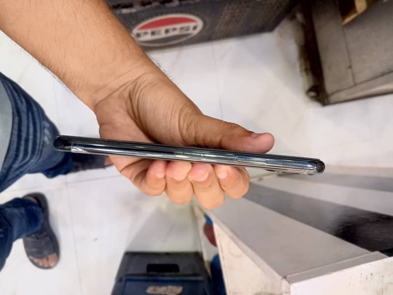 iPhone 11 Pro Max 5