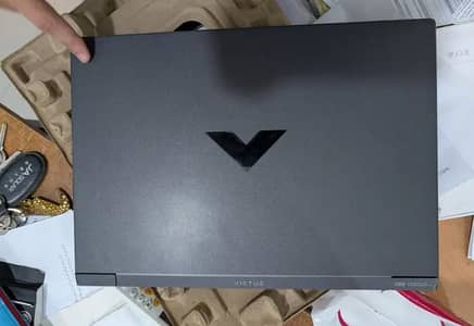 HP VICTUS 15 INCH GAMING LAPTOP 15-FB2082WM SLIGHT USED 10/10 BATTERY
