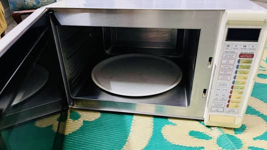 National/Panasonic Microwave, 42 liters, Made in Japan