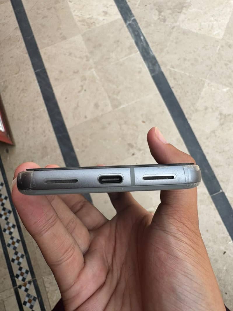 Google Pixel 8 3