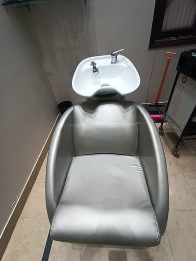 Complete Beauty Salon Furniture & Equipment