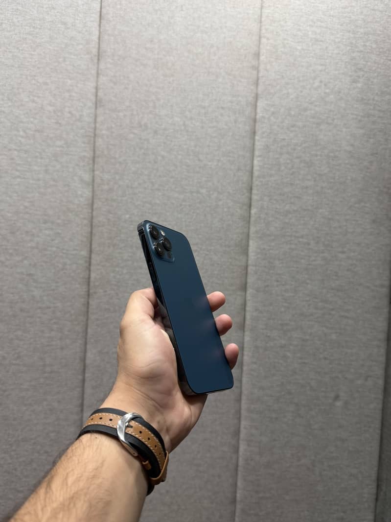 12 pro max 4
