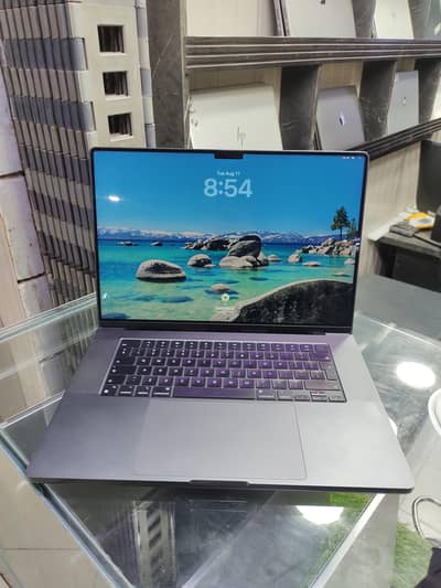 MACBOOK PRO M3 PRO CHIP 36GB/512GB with orignal charger