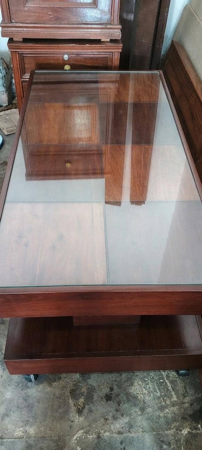 Center Table 0