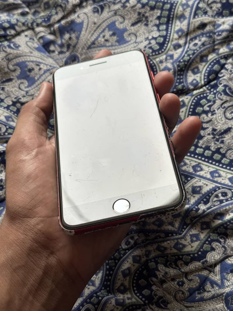 Apple iPhone 8 Plus 1