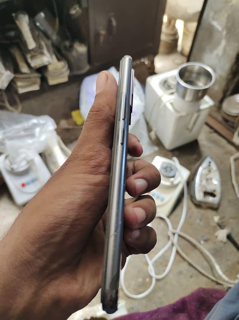 Vivo V21e 1