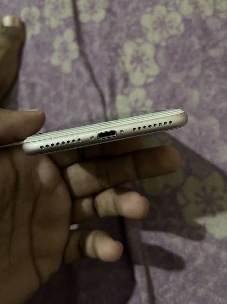 Apple iPhone 7 Plus 3