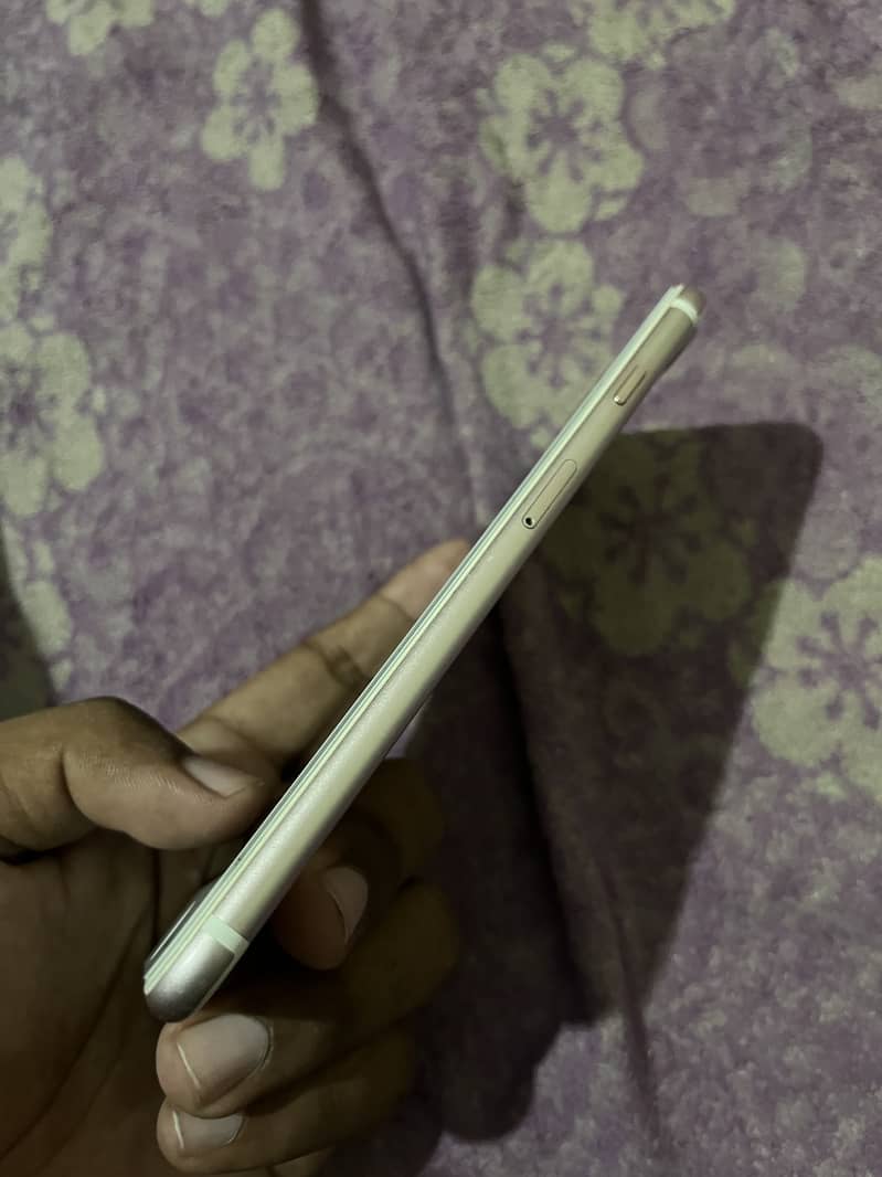 Apple iPhone 7 Plus 4