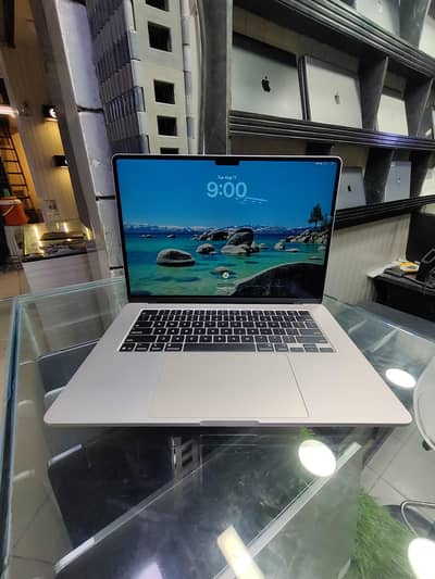 MACBOOK AIR 2025 15inch M4 chip 16gb/256gb ssd kit only