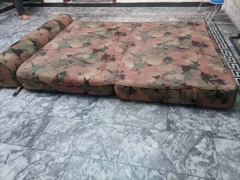 sofa comebed 4
