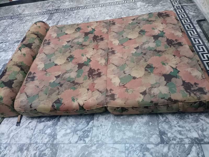sofa comebed 5