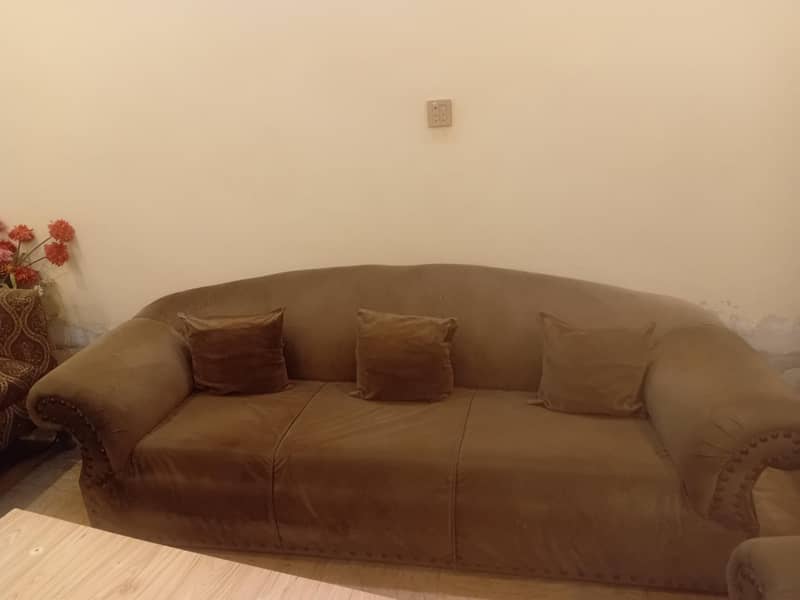 Brown sofa set 0