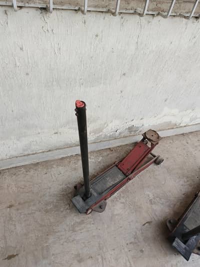 Decker Hydraulic Floor Jack