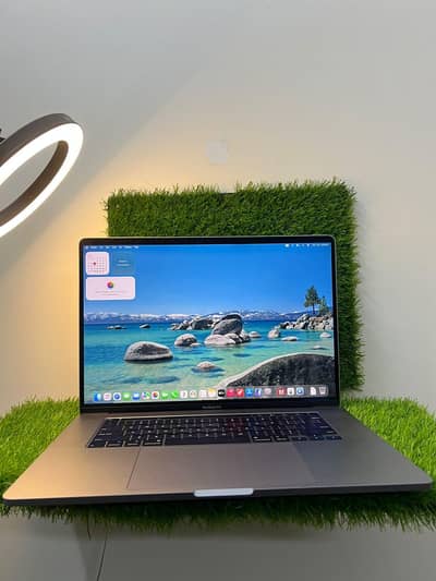apple MacBook pro 2019/ 1 TB core i9 / 16 gb ram
