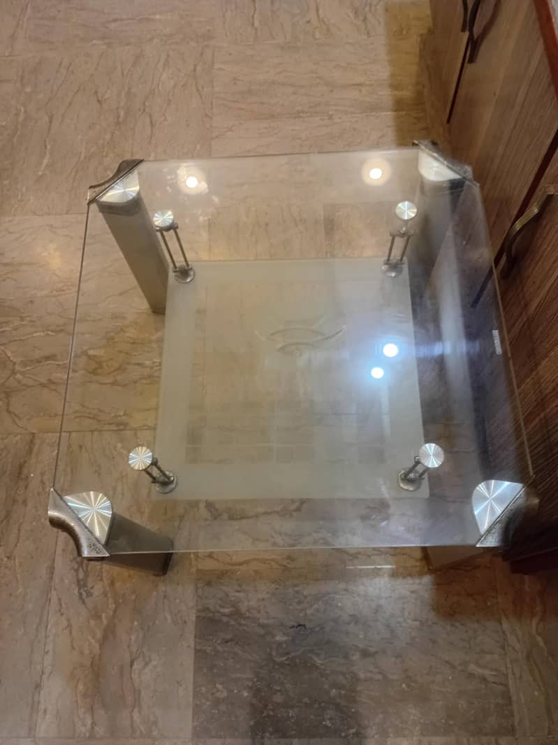 2 side tables 2