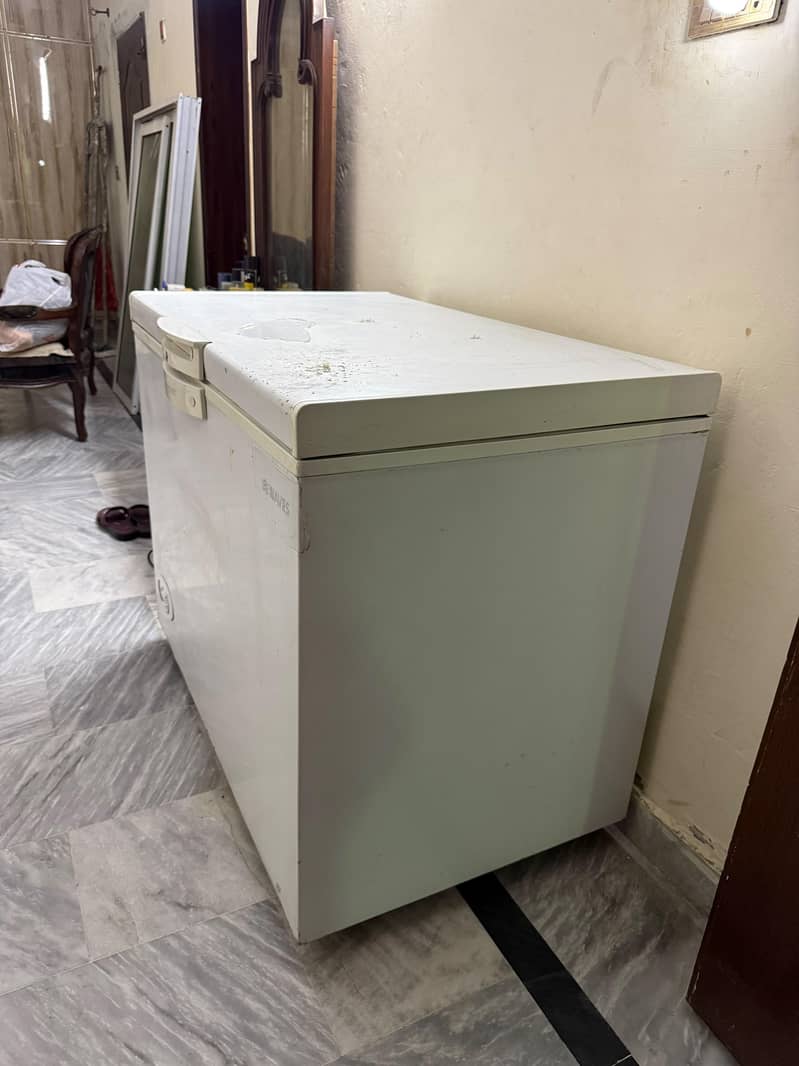 waves deep freezer 1