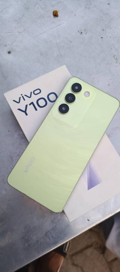 Vivo Y100
