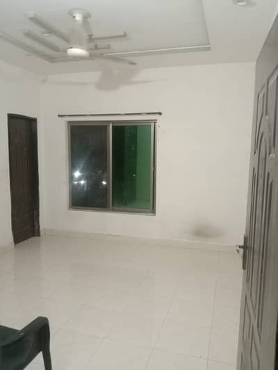 One Knal Old House For Sale
