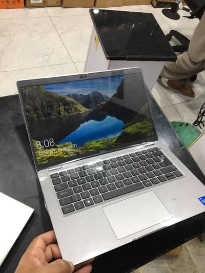 Dell Laptop i5 11th Model 5420 touch screen 8+256