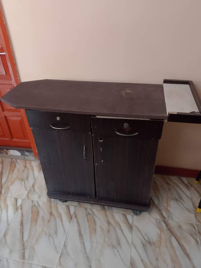 First class iron stand 1
