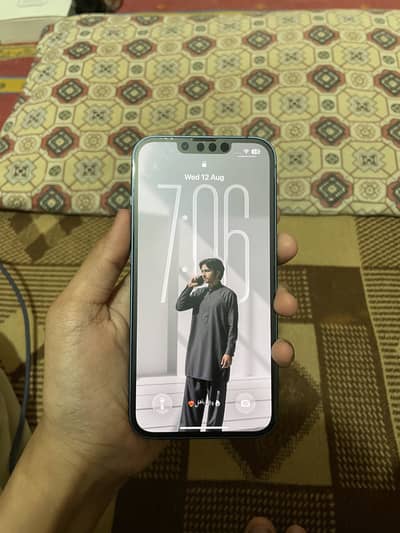 Apple iPhone 13