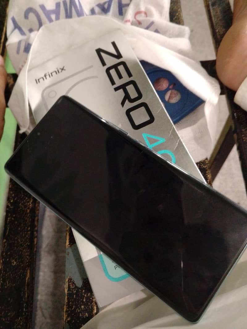 Infinix Zero 40 0