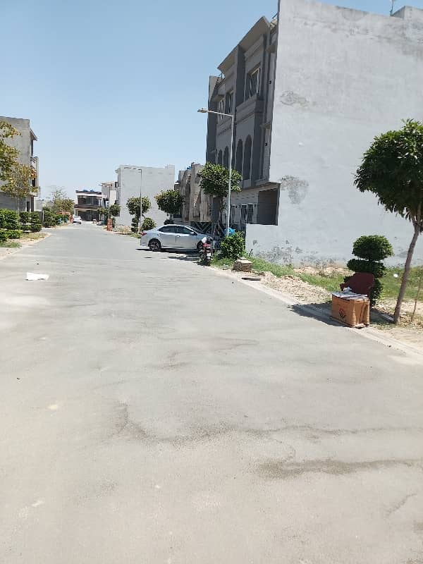 Corner 40' Road Plot 0