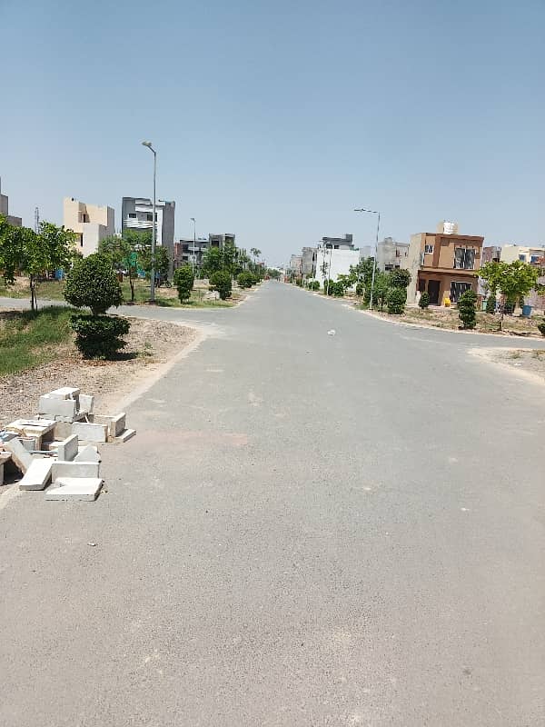 Corner 40' Road Plot 6